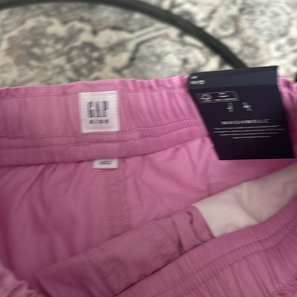 The gap girls size 8 medium shorts 3 for $35 ⭐️ - Picture 2 of 4